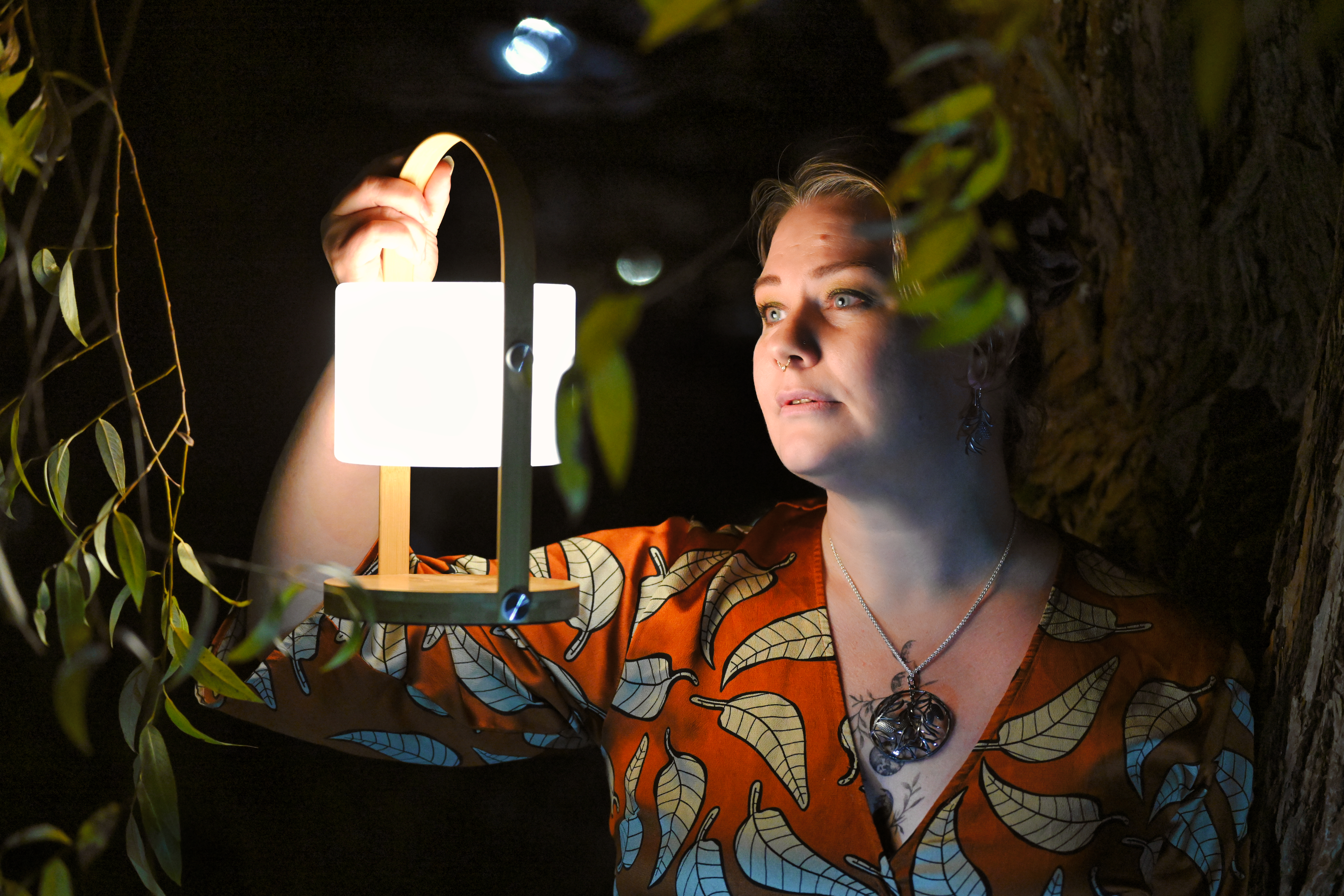 Riipus 'Metsä' mallin kaulalla