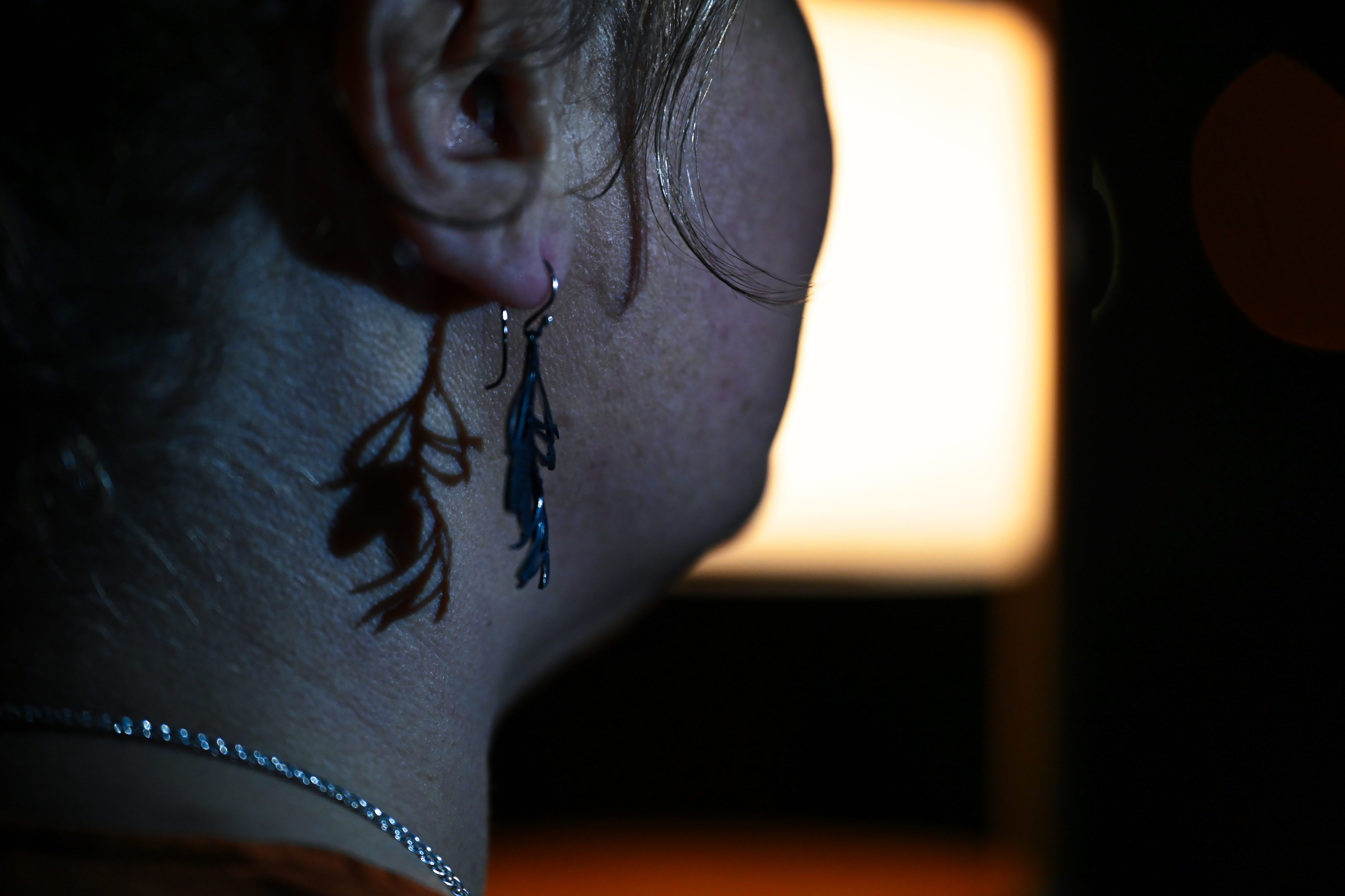 Metsä-korut mallin ranteessa